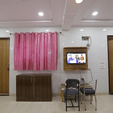 אגרה Basil Inn Home Stay Walking Distance From Taj Mahal Agra מראה חיצוני תמונה