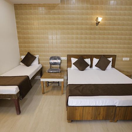אגרה Basil Inn Home Stay Walking Distance From Taj Mahal Agra מראה חיצוני תמונה