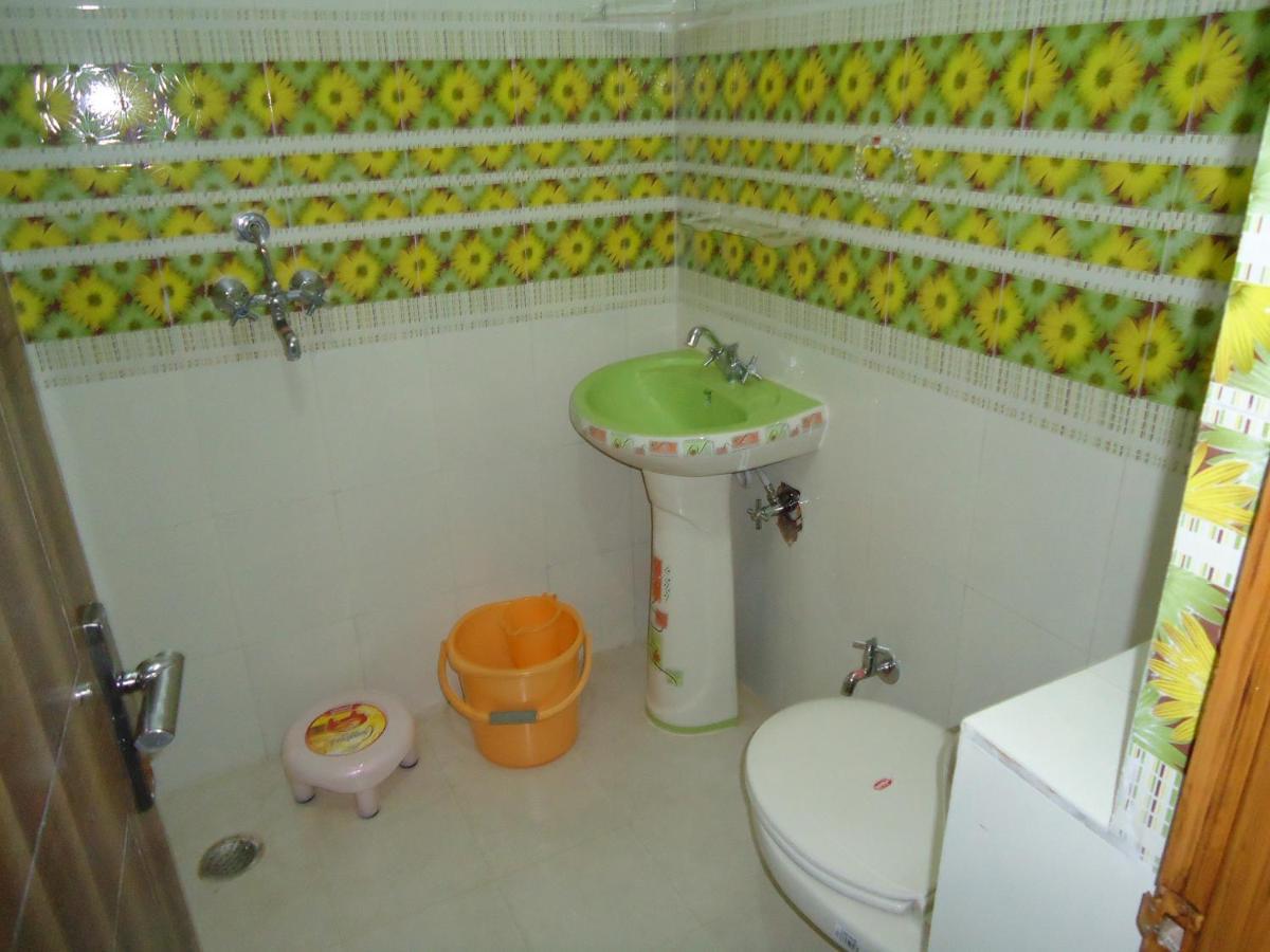 אגרה Basil Inn Home Stay Walking Distance From Taj Mahal Agra מראה חיצוני תמונה