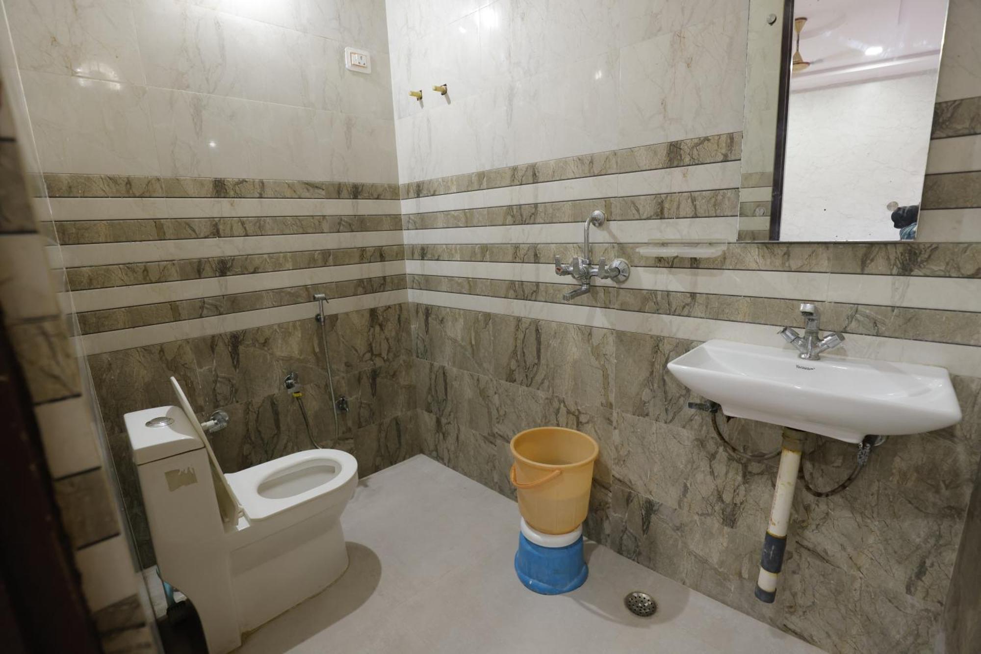אגרה Basil Inn Home Stay Walking Distance From Taj Mahal Agra מראה חיצוני תמונה